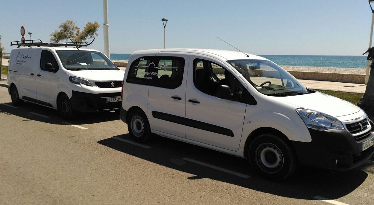 Els nous vehicles adquirits per l'Ajuntament d'Alcanar. 