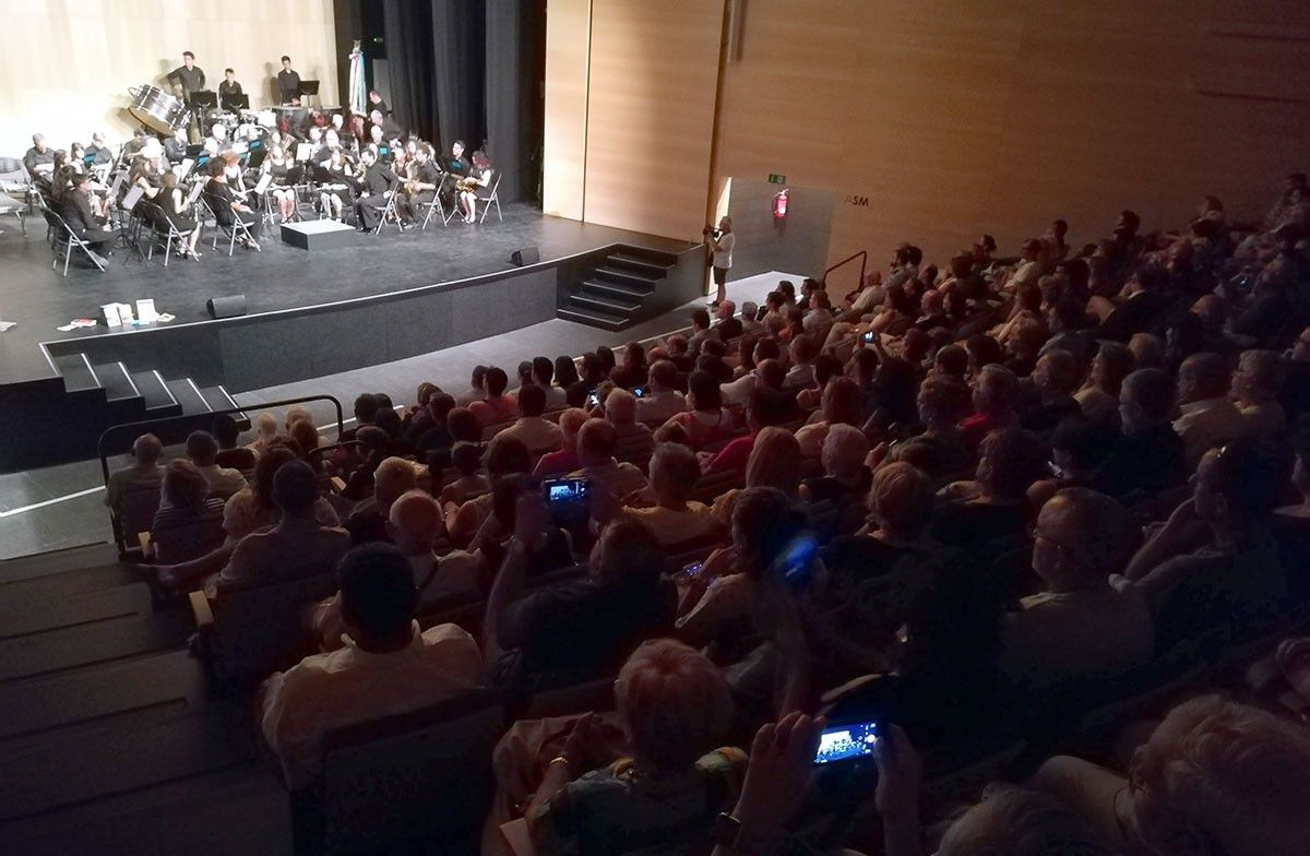 La Banda de l'Agrupació Musical Rapitenca, en la seua actuació en l'acte inaugural de l'auditori.