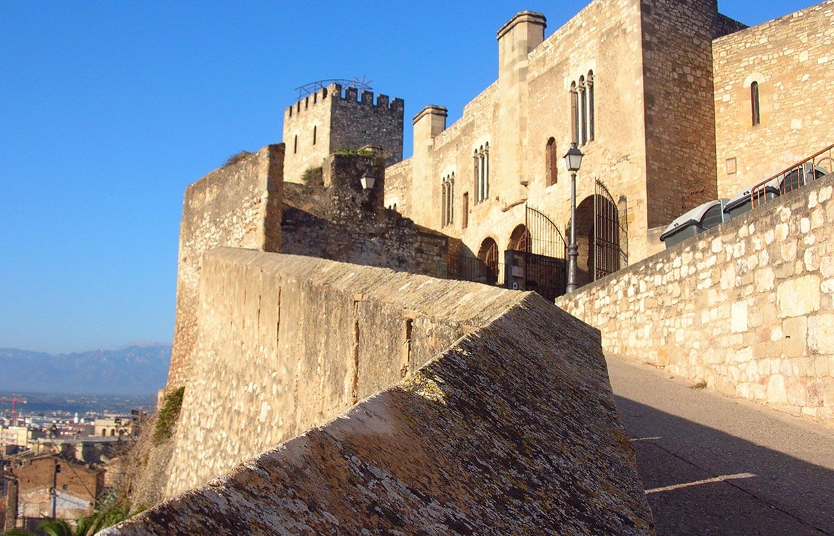 Imatge d'arxiu de l'accés al castell de la Suda de Tortosa.