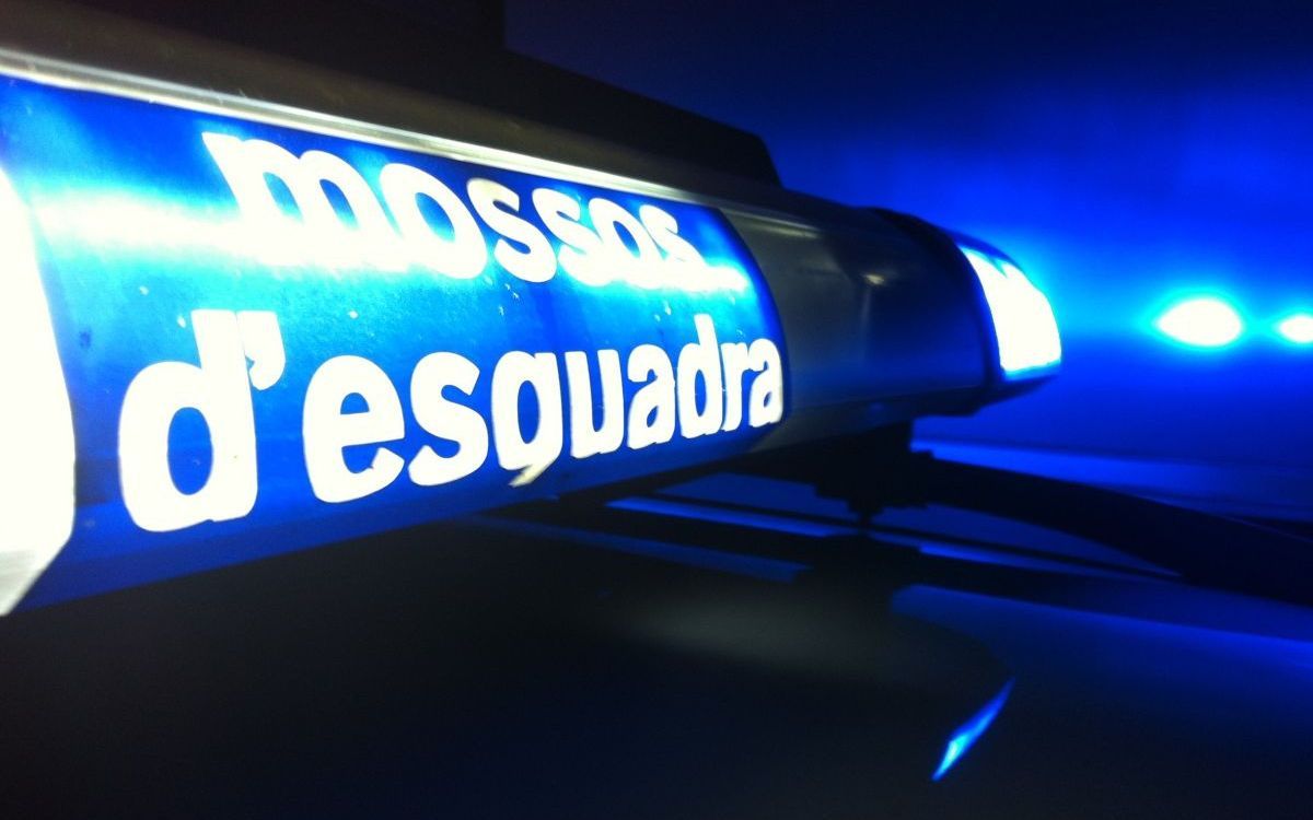 Vehicle dels mossos en un servei nocturn.