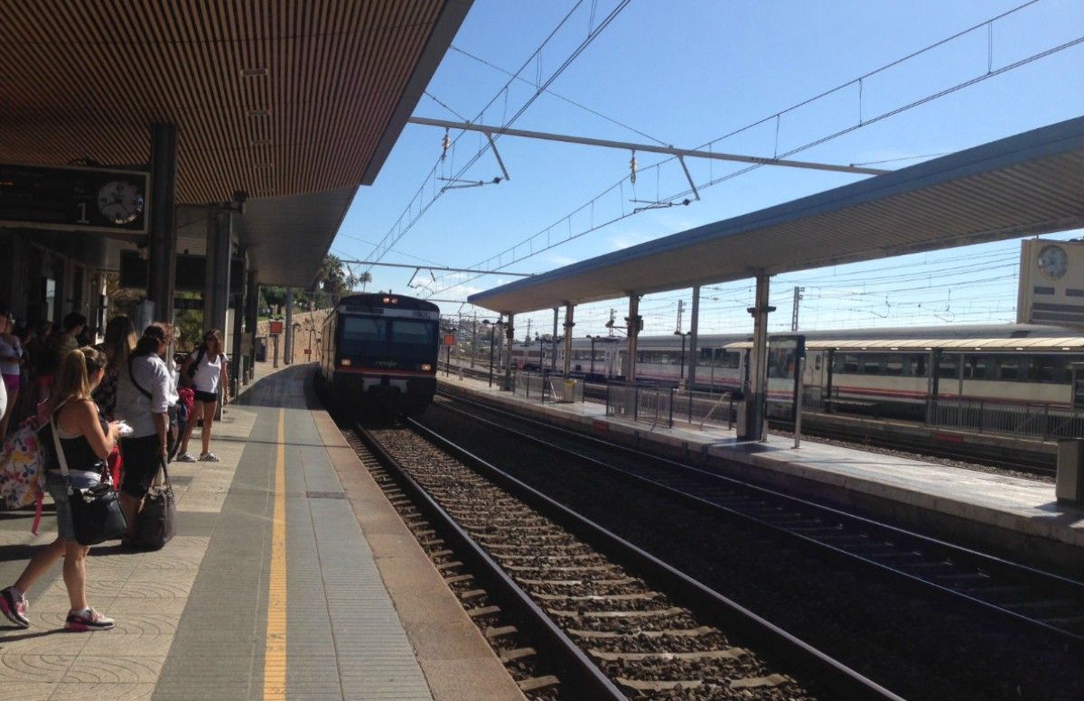 Imatge d'arxiu d'un tren arribant a l'estació de Tarragona 