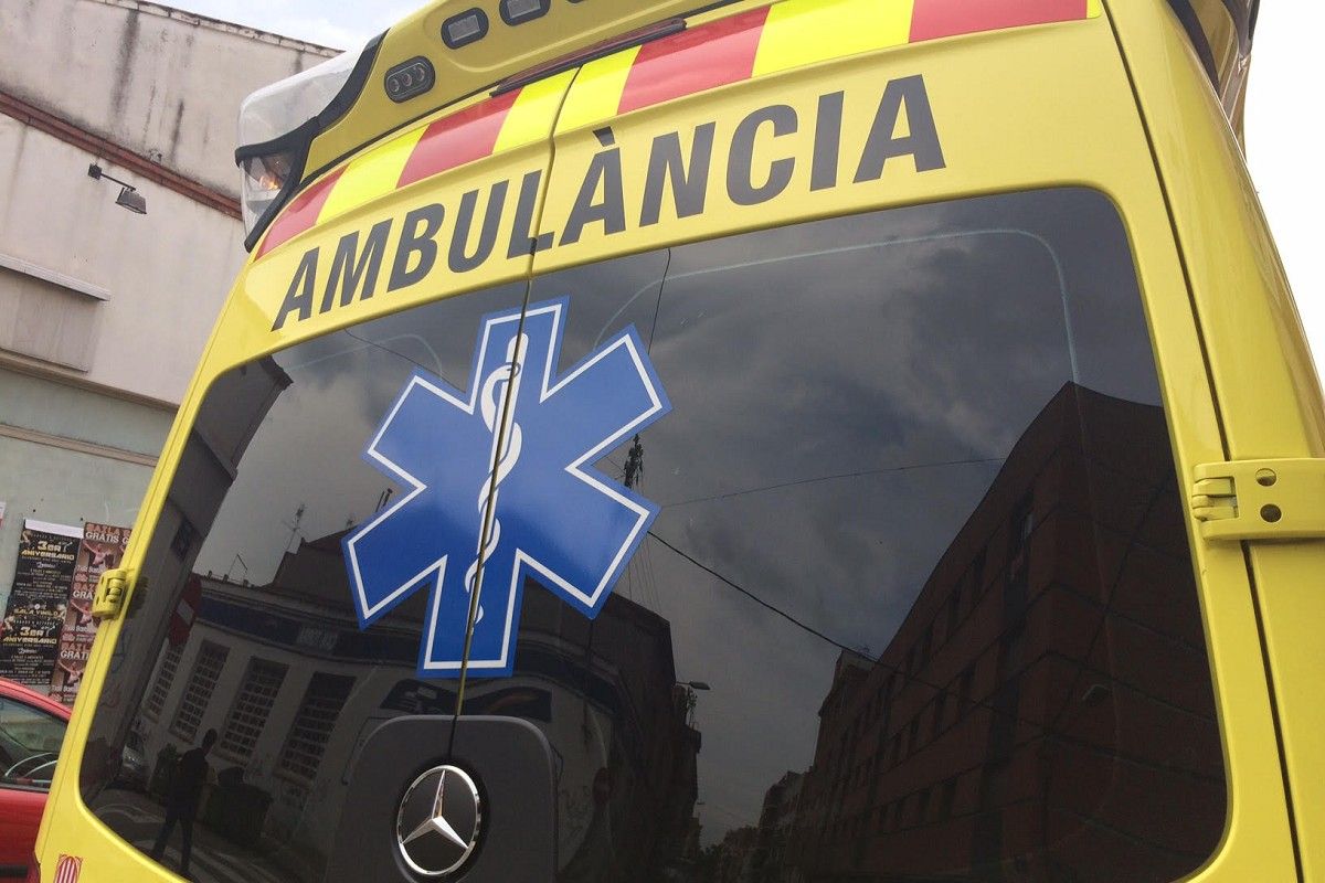 L'ambulància ha traslladat la ferida a l'hospital Joan XXIII.