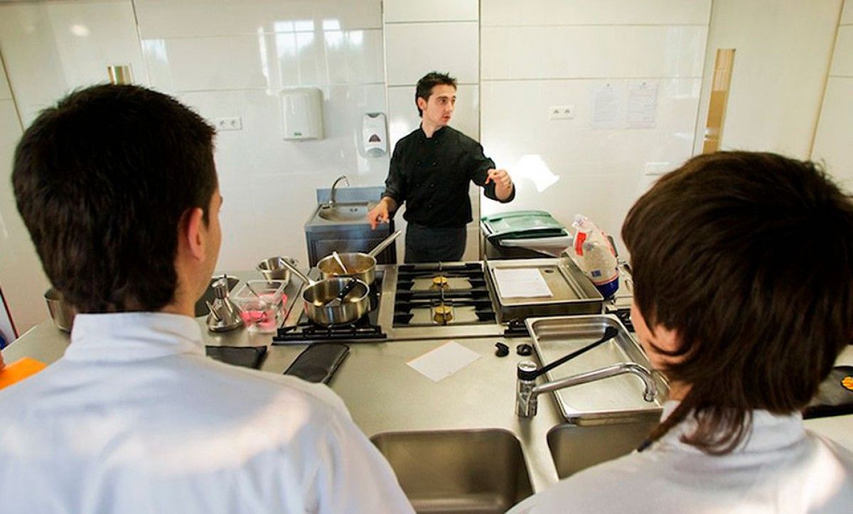 El xef Fran López a l'escola de cuina, en una imatge d'arxiu.