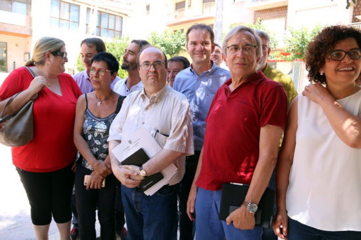 Miquel Iceta es reuneix a Flix en representants locals del PSC
