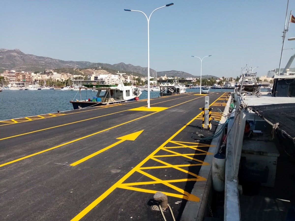 Imatge de les obres de millora al port pesquer de la Ràpita 