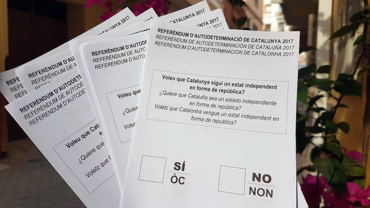 Paperetes del referèndum d'autodeterminació de l'1 d'octubre