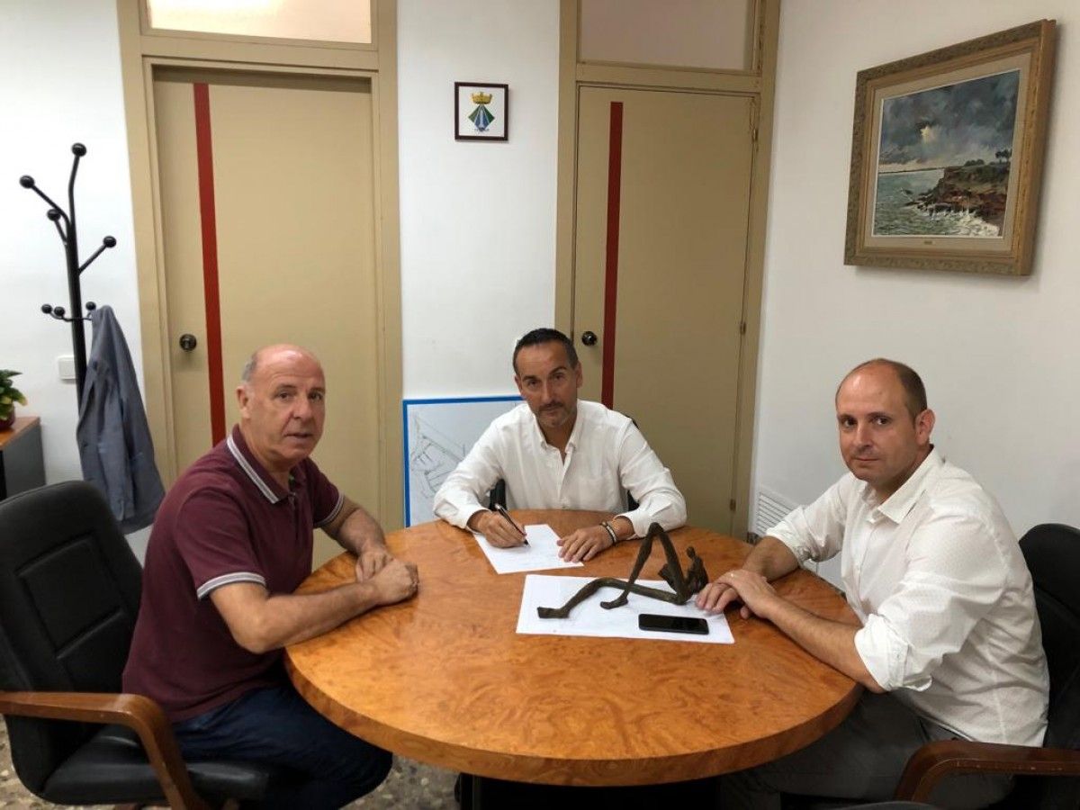 Reunió dels representants de Ports de la Generalitat i el govern municipal de l'Ampolla