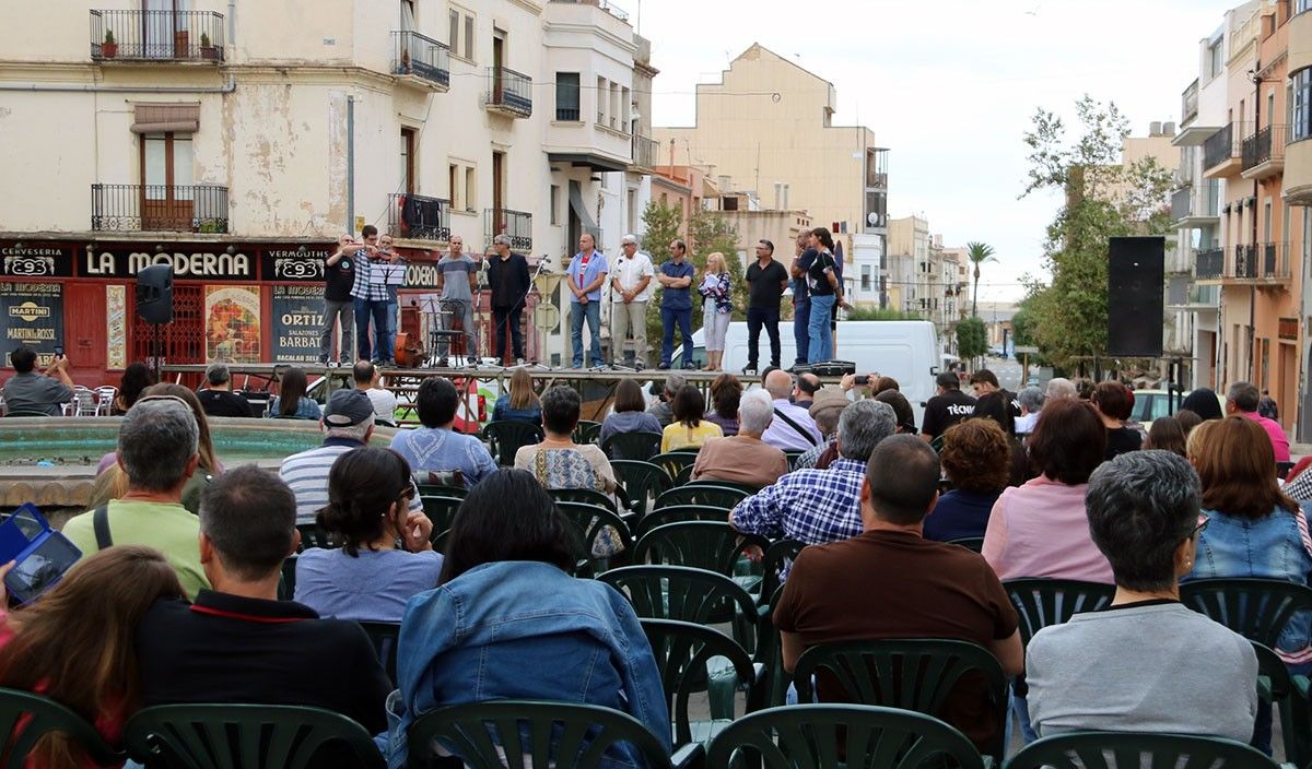 L'acte 'Versos contra la violència', este dissabte a la Ràpita.