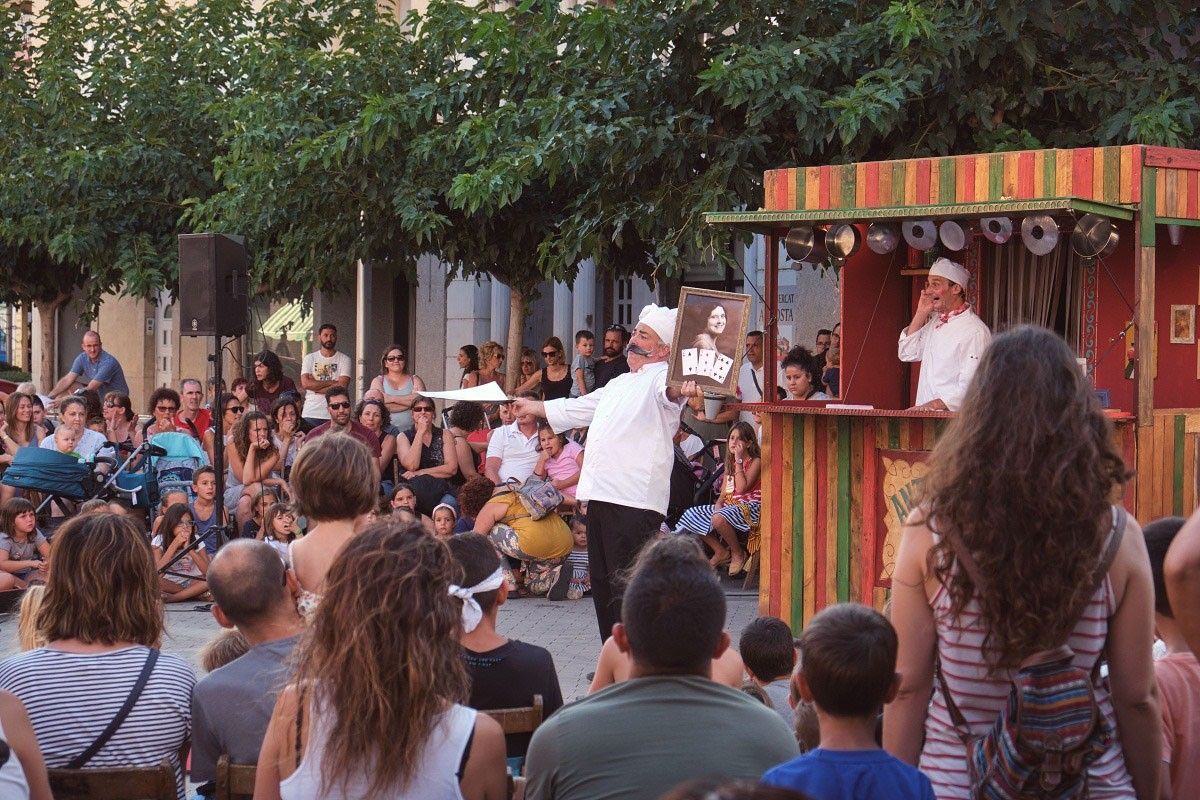 Els espectacles familiars "Antipasti", "Folkids" i el concert del Pot Petit van comptar amb un espai solidari .